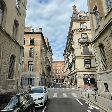 Unique! Maison Sur 1 Toit Avec Vue Extraordinaire! Apartment Lyon