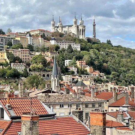 Unique! Maison Sur 1 Toit Avec Vue Extraordinaire! Apartment Lyon