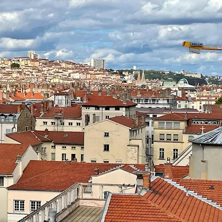 Unique! Maison Sur 1 Toit Avec Vue Extraordinaire! Apartment Lyon