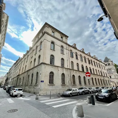 Unique! Maison Sur 1 Toit Avec Vue Extraordinaire! * Lyon